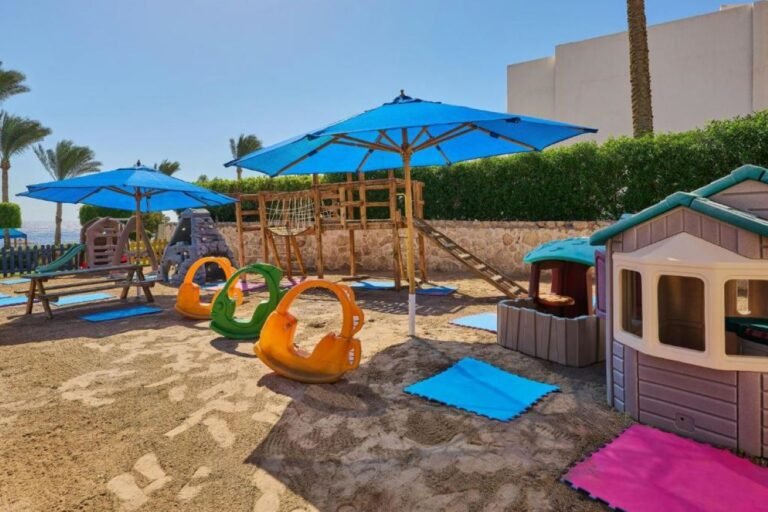 Renaissance Golden View 18