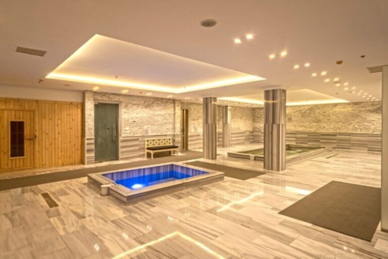 Invidia Coral Beach Tiran 19